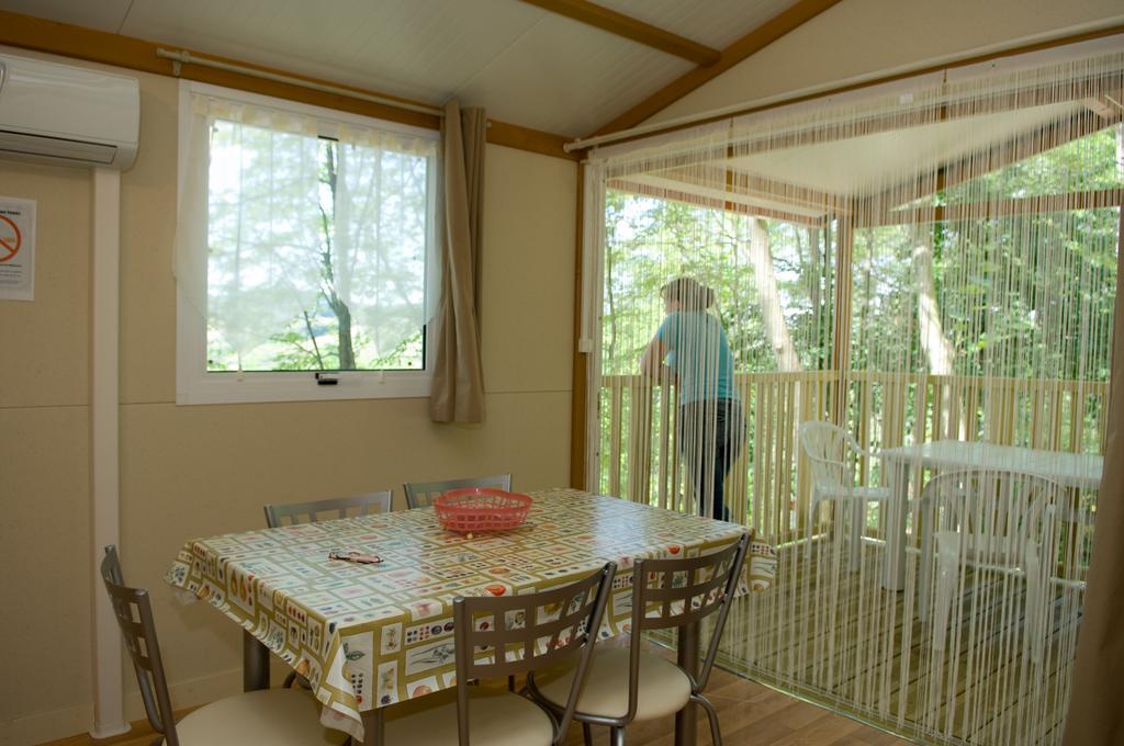 Le Bourdieu Hotel Durfort  Bilik gambar