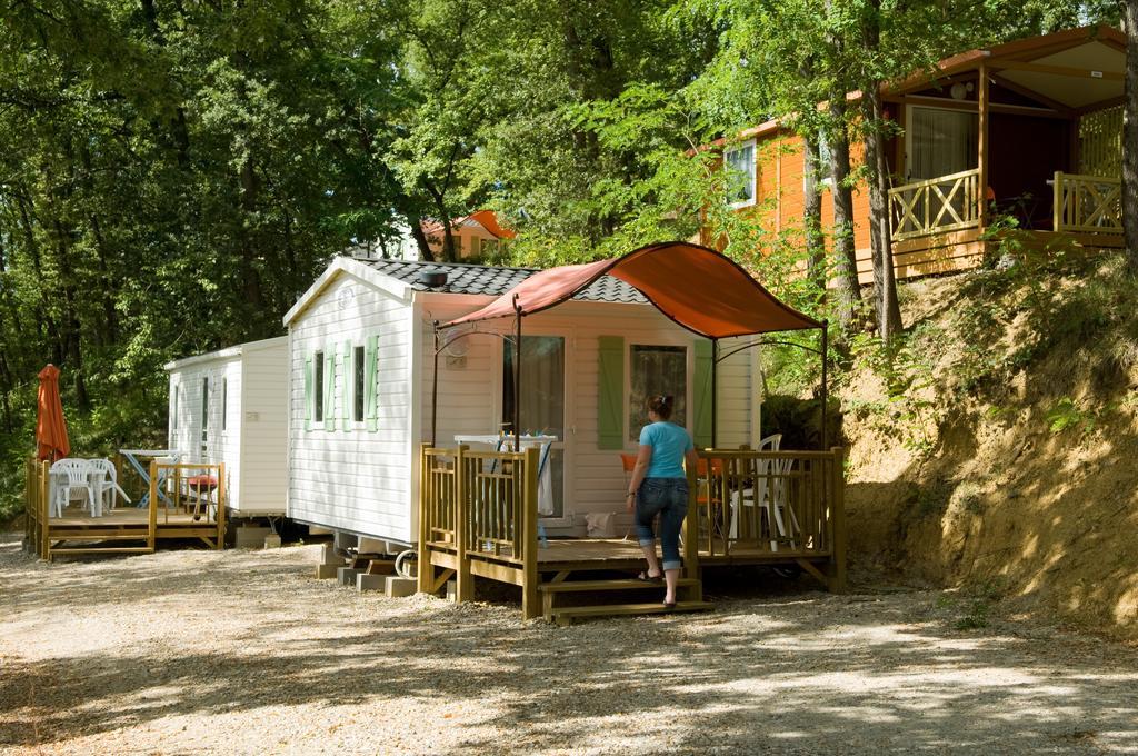 Le Bourdieu Hotel Durfort  Luaran gambar